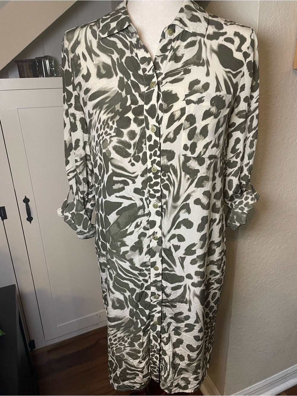 Diane von Furstenberg Olive Green and Cream Animal Print Shirtdress Dress Flaws*